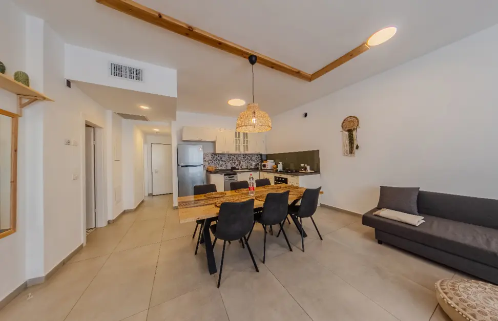 דירה עם מרפסת מהחדר